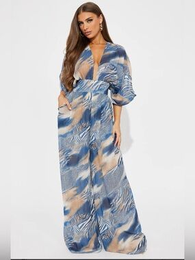 NWT Womens FASHION NOVA “Ryla” Jumpsuit, sz Medium